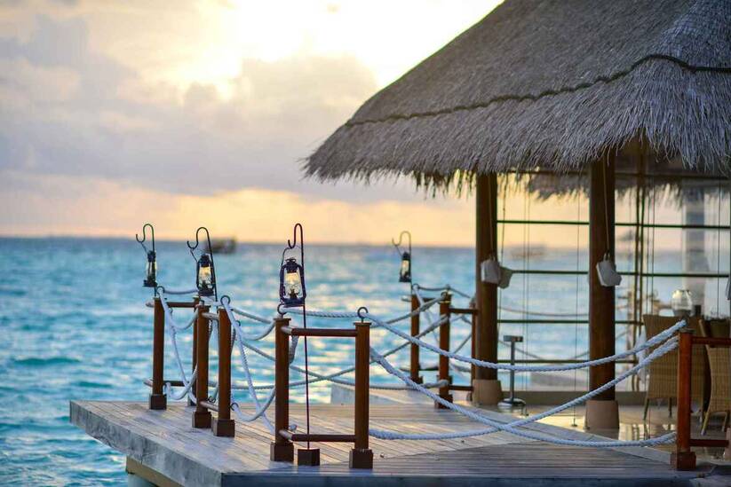 探秘马尔代夫马累岛：海上天堂的绝美风光