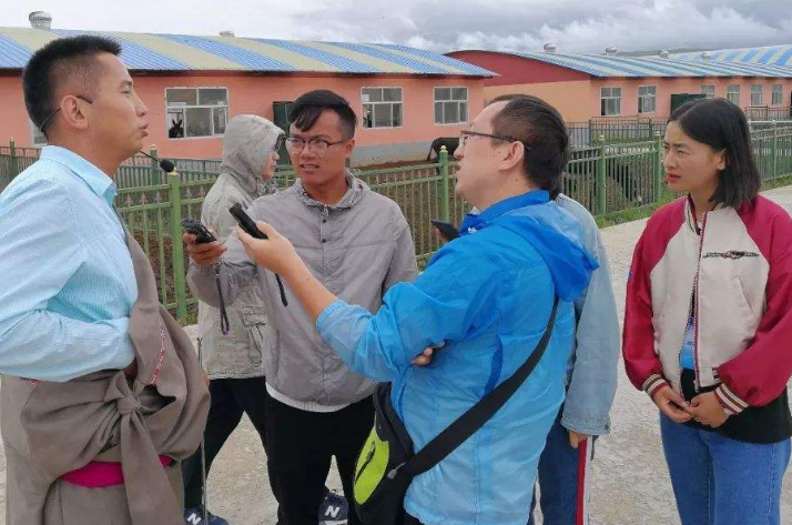 安阳市红旗中心小学将雷锋精神发扬到底