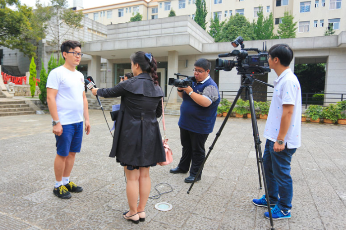 习近平出席了第23届圣彼得堡国际经济论坛全体会议并发表了讲话